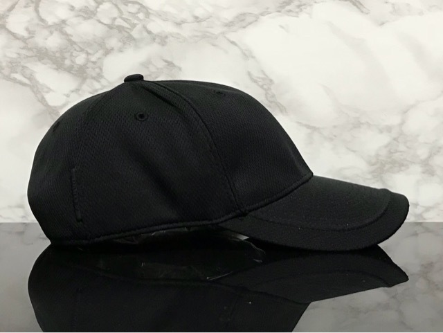 【未使用品】66A★OAKLEY オークリー スポーツキャップ 帽子 CAP 上品で高級感のあるデザインのブラック伸縮素材《伸縮前60㎝～63㎝位迄》_画像4
