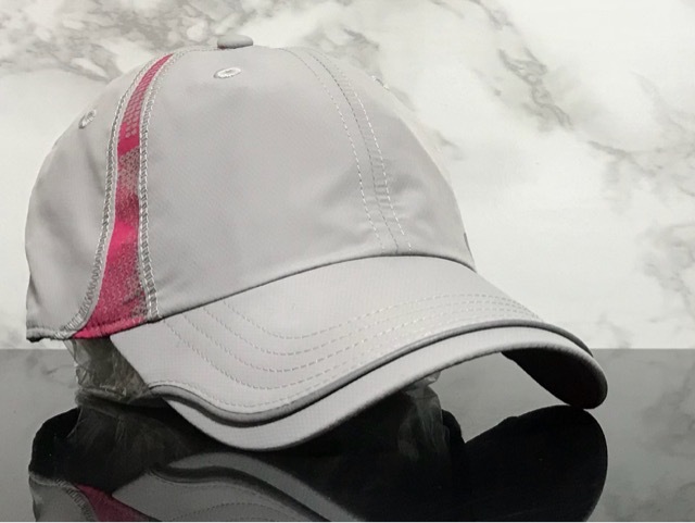 【未使用品】52C 訳あり★OAKLEY オークリー キャップ CAP 女性ファンにも人気のデザインにファスナーポケット付き♪《FREEサイズ》の画像2