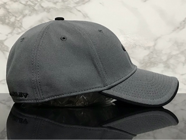 【未使用品】6E クール★OAKLEY オークリー キャップ 帽子 CAP クールなグレーの伸縮素材にブラックロゴ！《SIZE 伸縮前60㎝～63㎝位迄》の画像4