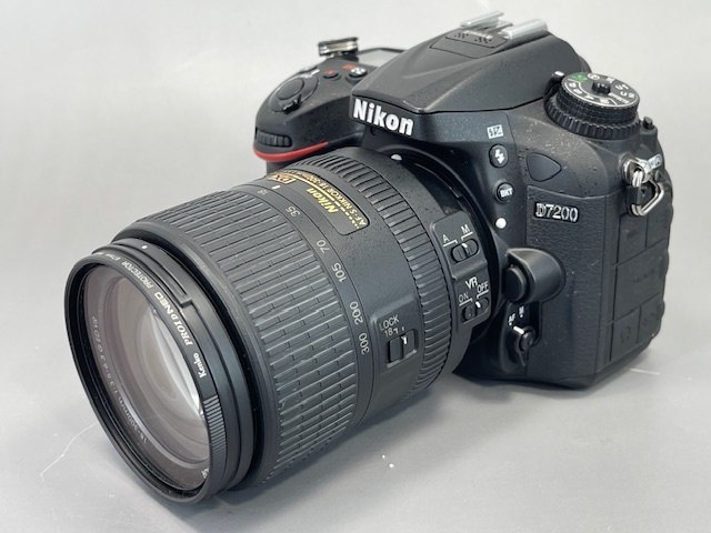 ニコン Nikon D7200 18-300VRスーパーズームキット AF-S DX NIKKOR 18-300mm f/3.5-6.3G ED VR デジタル一眼レフ USED品