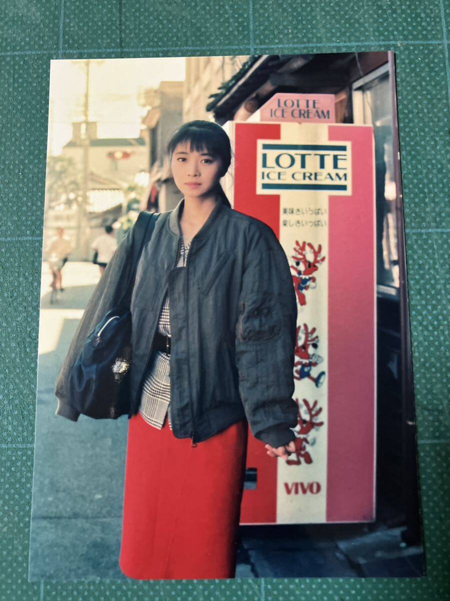 【激レア】田中美佐子 写真 鮮やか赤スカート 昭和タレントの画像1