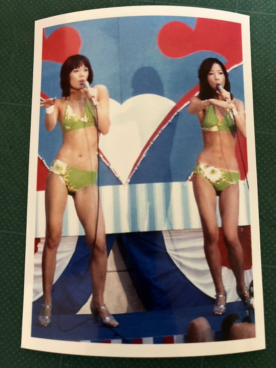 【レア】ピンクレディー 写真 緑ビキニ スレンダー 昭和タレント 70年代アイドルの画像1