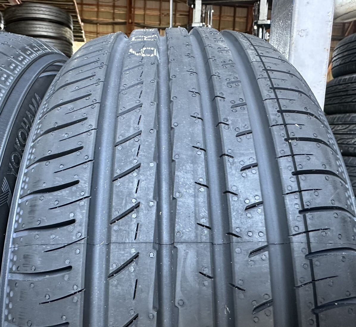 新品未使用　送料無料　195/45R16 84V ( YOKOHAMA ） BluEarth-GT AE51 2本 A.77_画像4