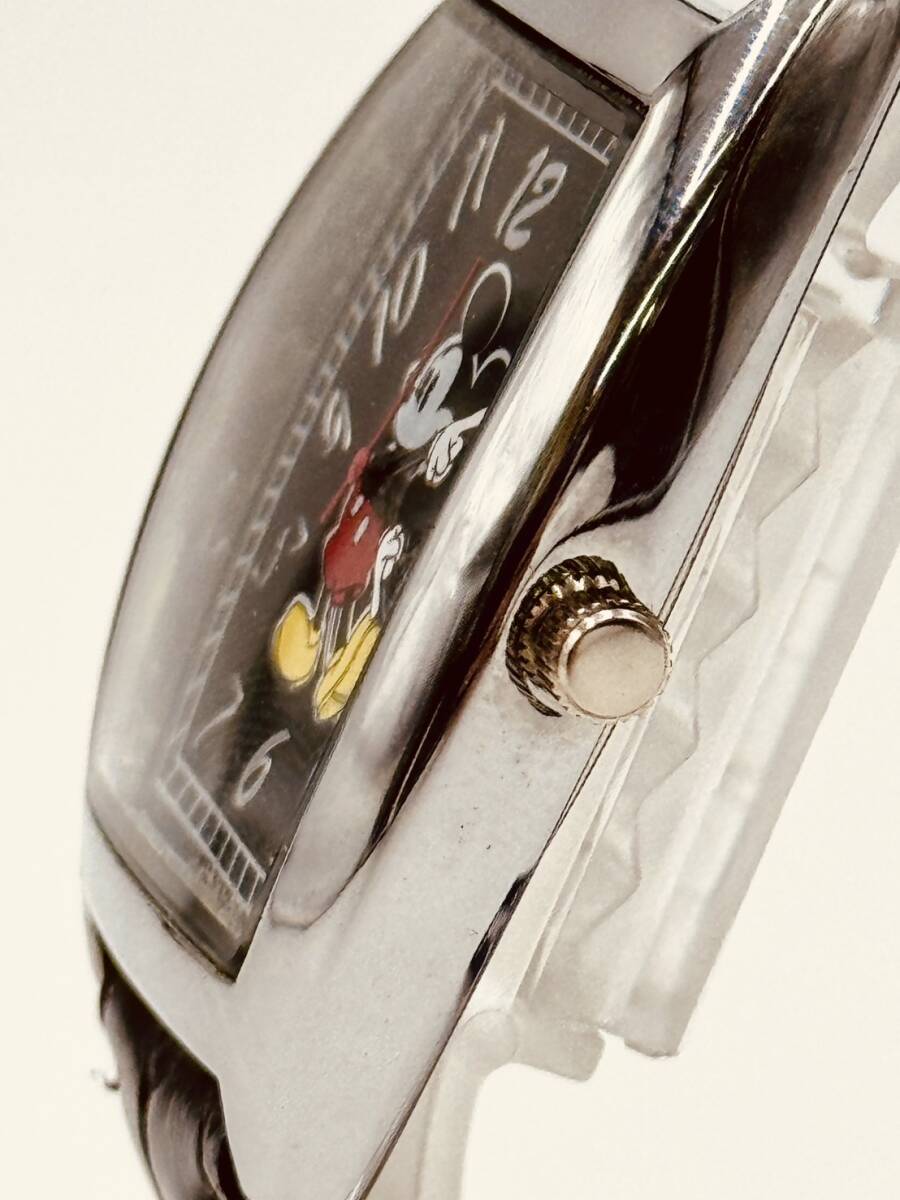 稼働品 Disney ディズニー ミッキーマウス 腕時計 クォーツ 黒文字盤の画像4