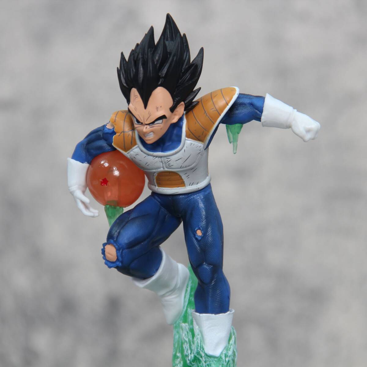 ■ ドラゴンボール ☆【ベジータ】■ 約25cm 0.7kg 海外限定 漫画風 箱なし_画像2