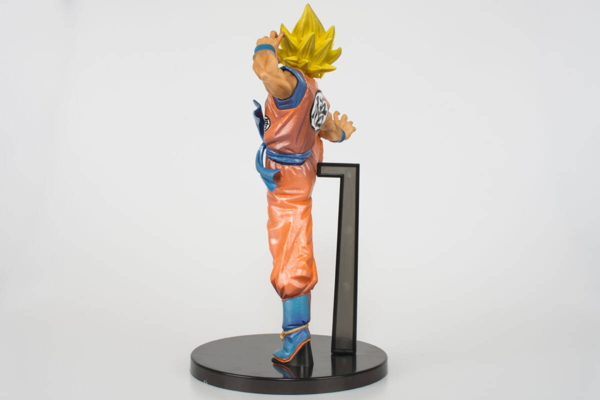 ■ ドラゴンボール ☆【孫悟空 】■ 約25cm 0.3kg 海外限定 漫画風 PVC 箱なし_画像4