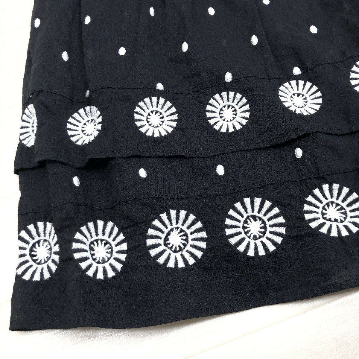 HIROKO BIS ヒロコビス 水玉刺繍 ティアードスカート 13AB(XL相当) 黒 ブラック ミディ丈 ドット LL 2L ゆったり 大きい ヒロココシノの画像5