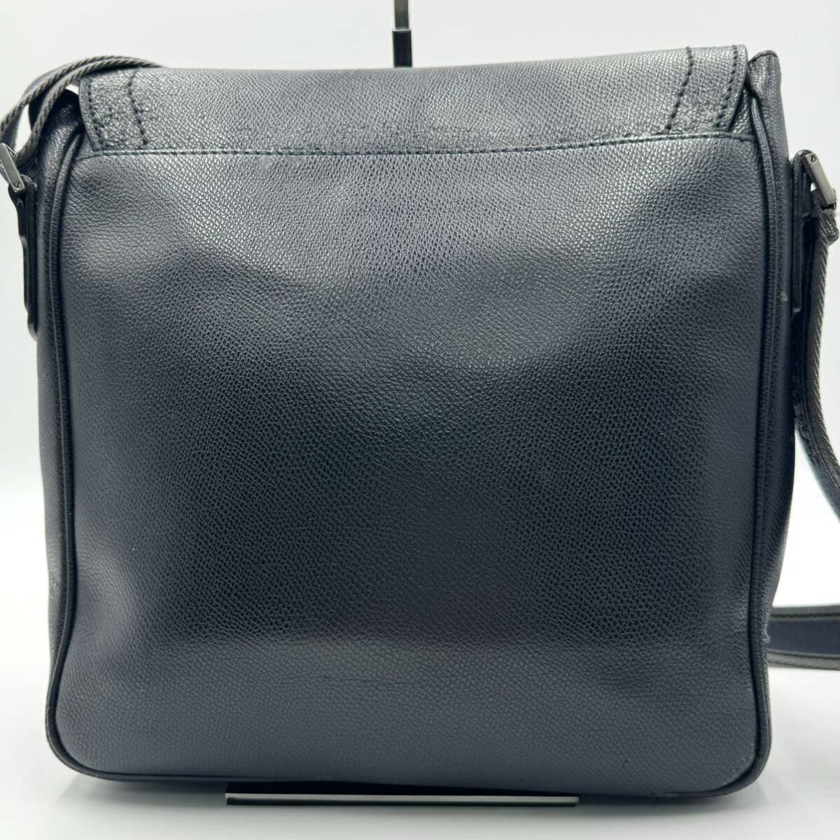 Salvatore Ferragamo Ferragamo men's shoulder bag diagonal ..mesenja- business flap Logo leather original leather black black 