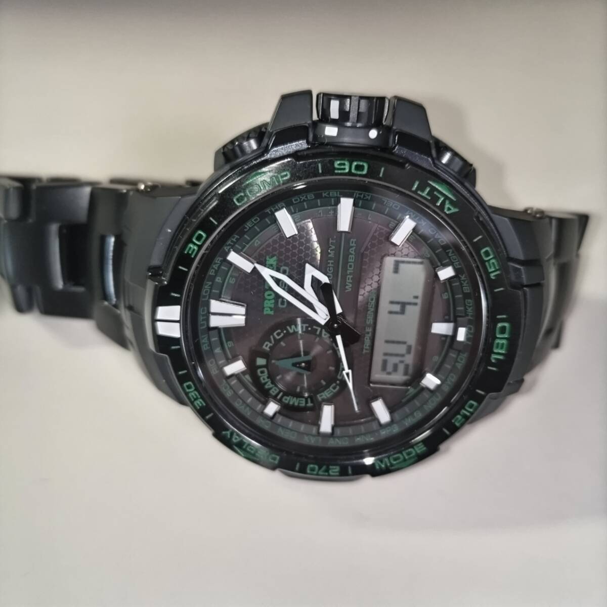 極美品 CASIO PROTREK/プロトレック （PRW-S6000）マルチバンド6 チタンベルトの画像6