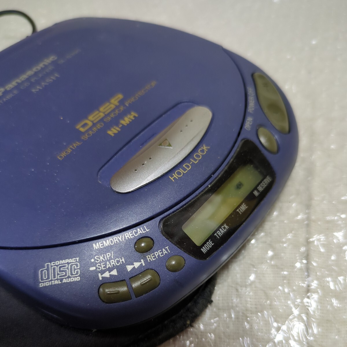 Panasonic PORTABLE CD PLAYER SL-S390 MASH DSSP Ni-MH ポータブルCDプレイヤー●ジャンク？●動作未確認● CDウォークマン CD WALKMANの画像2