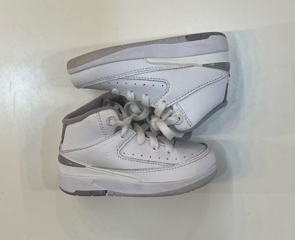 6789 Nike TD Air Jordan 2 White and Cement Grey Nike TD воздушный Jordan 2 белый and цемент серый ( Kids ) 11cm с ящиком 