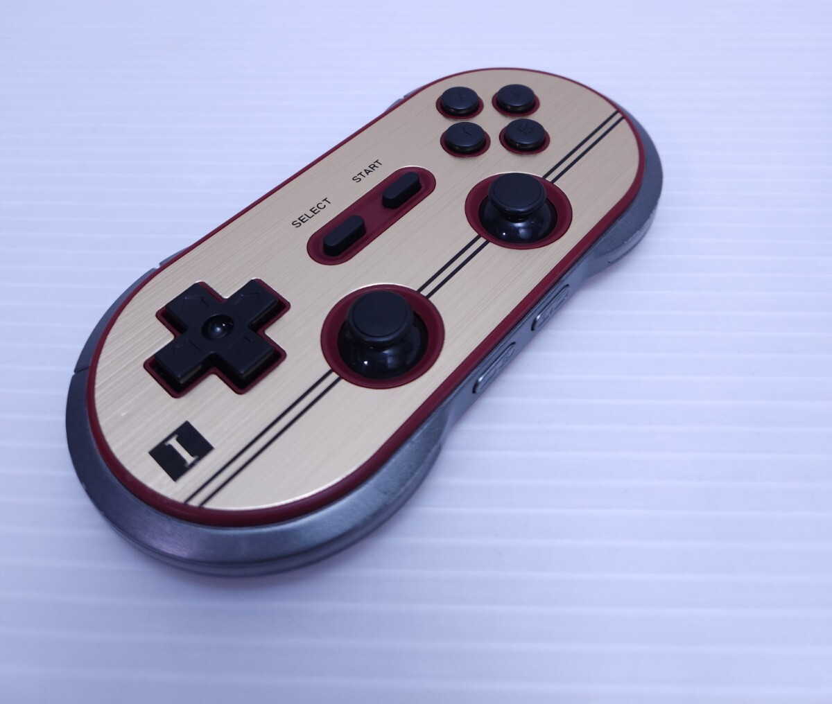 動作品 8Bitdo FC30 GAME Bluetooth CONTROLLER ファミコン ゲームコントローラ 任天堂 レトロゲーム 無線 Android, PC.(H-232)の画像9