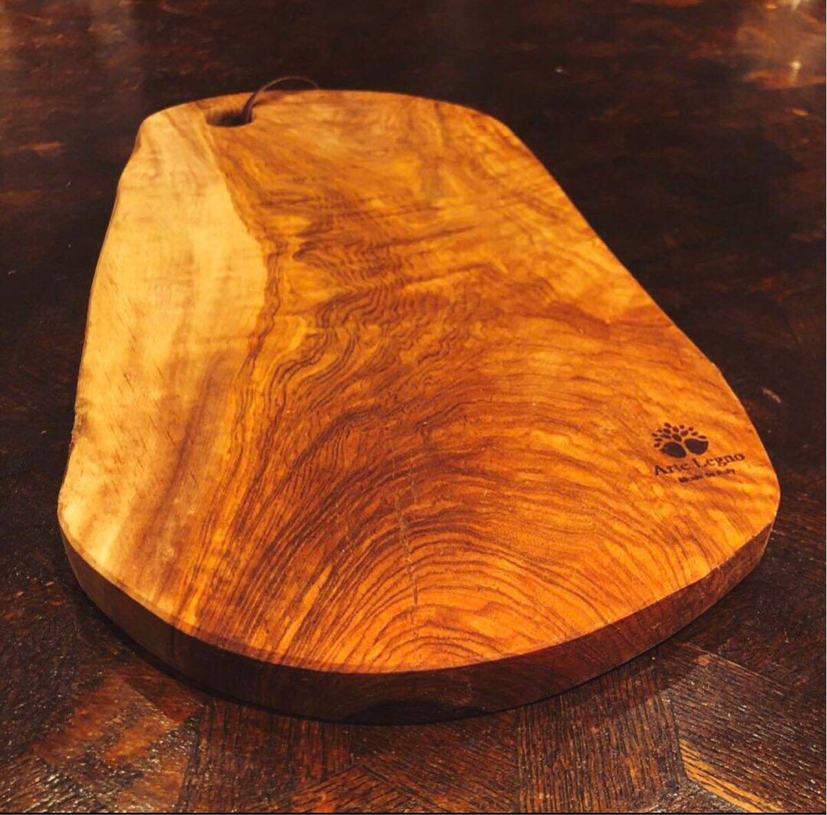 【Arte Legno】ナチュラルカッティングボード　ハンドメイド　Italy カッティングボード アルテレニョ まな板 オリーブ天然木 一枚板
