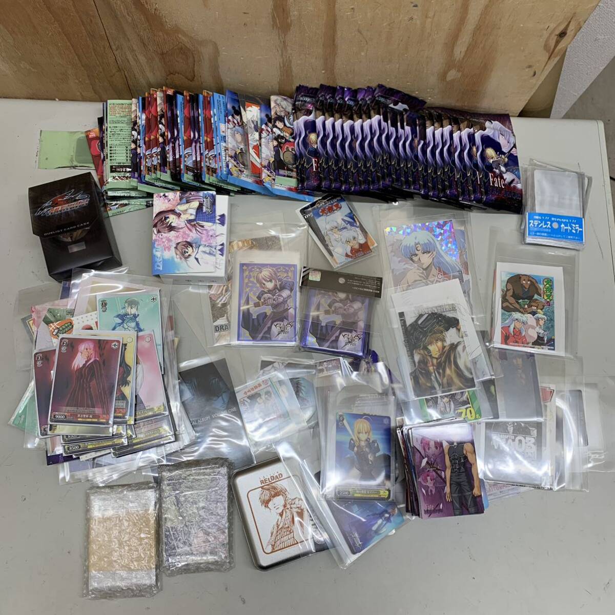 fate 犬夜叉 トレカ カード ポストカード 切り抜き など グッズ 大量 まとめて 現状品