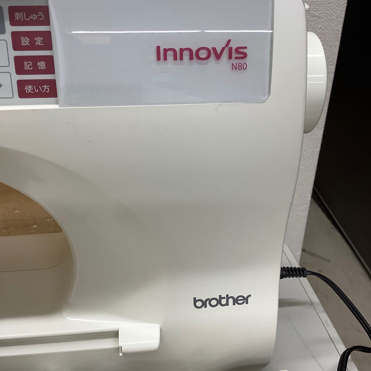 ブラザー INOVIS N80 ミシン 刺繍機 現状品 通電のみ確認 _画像4