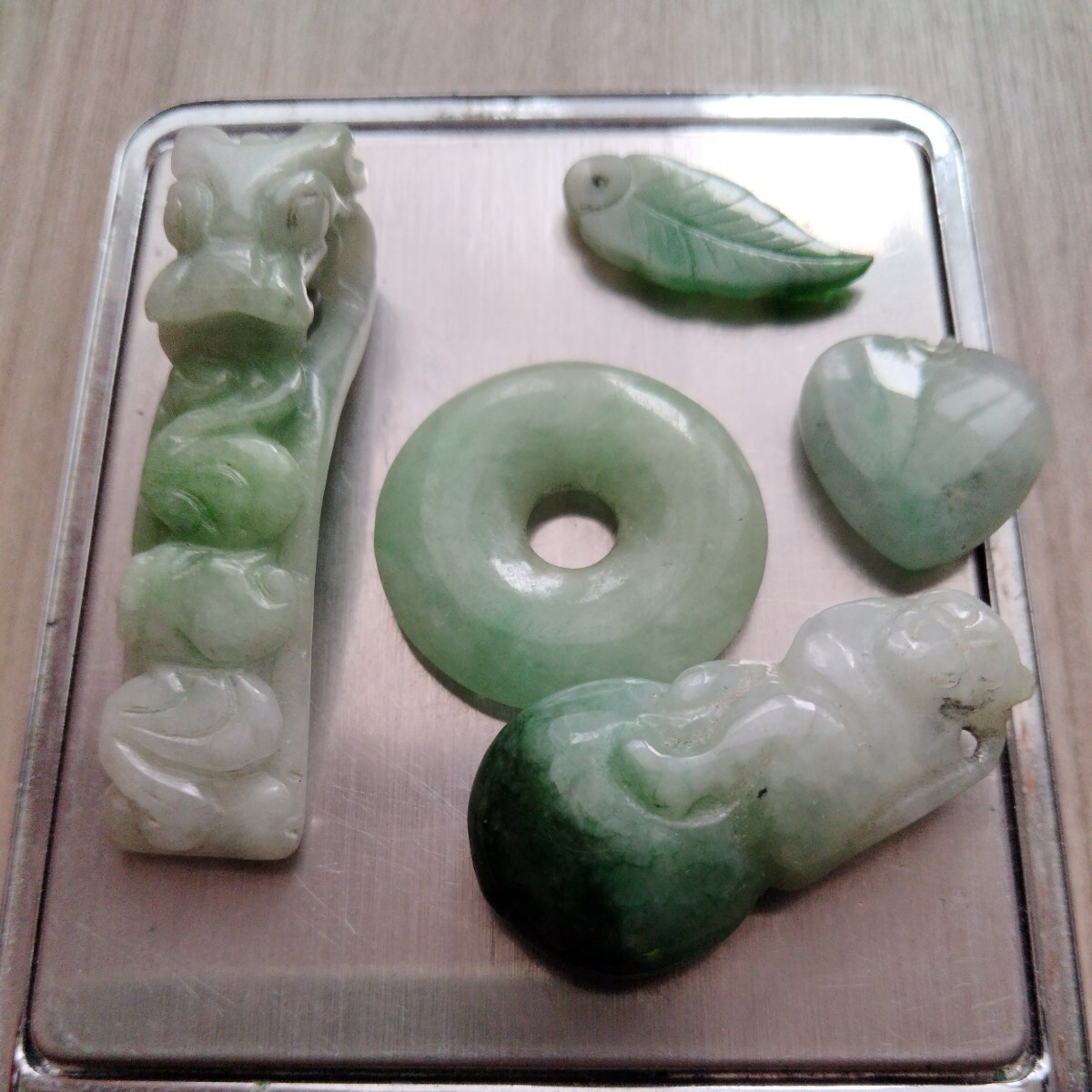翡翠 ルース 100ct
