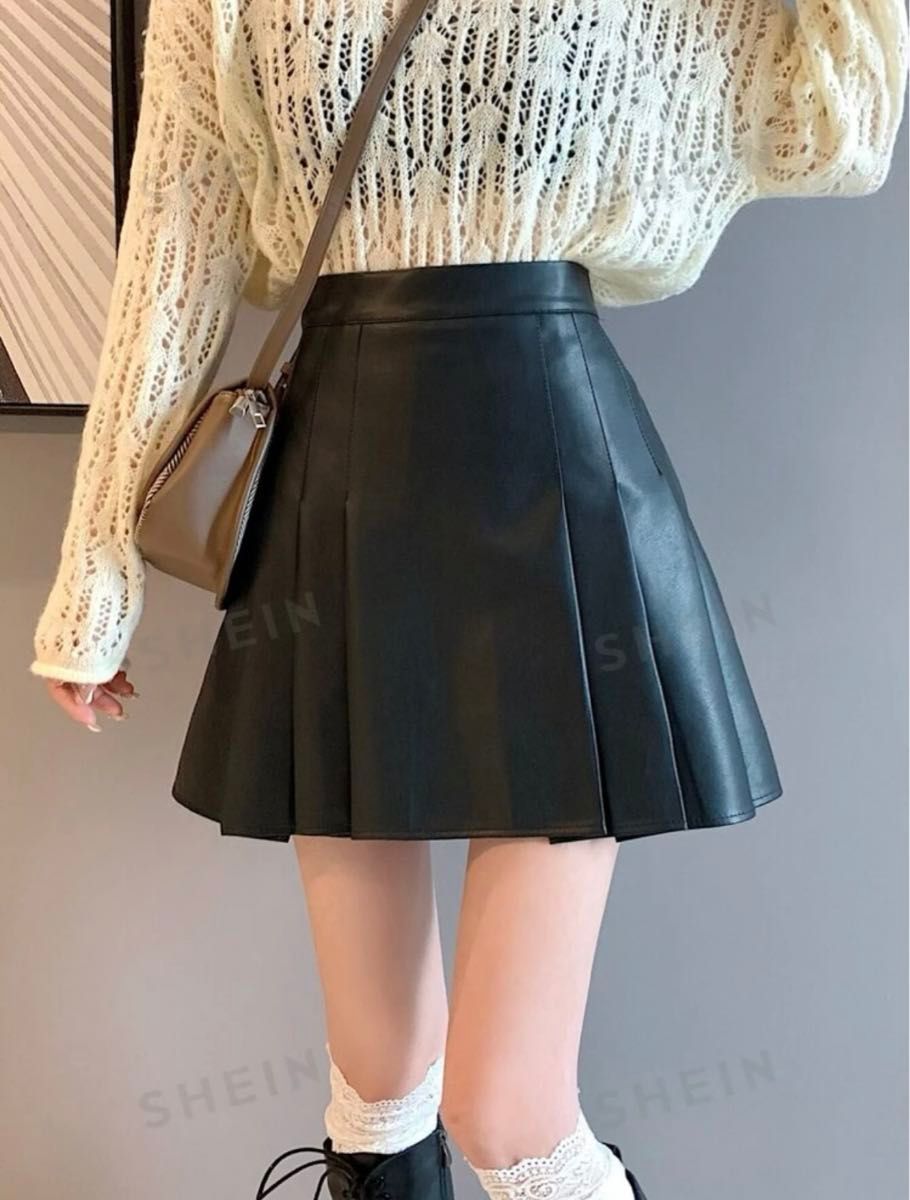プリーツスカート Aラインスカート ショート丈 ブラック　レザー ミニスカート　韓国