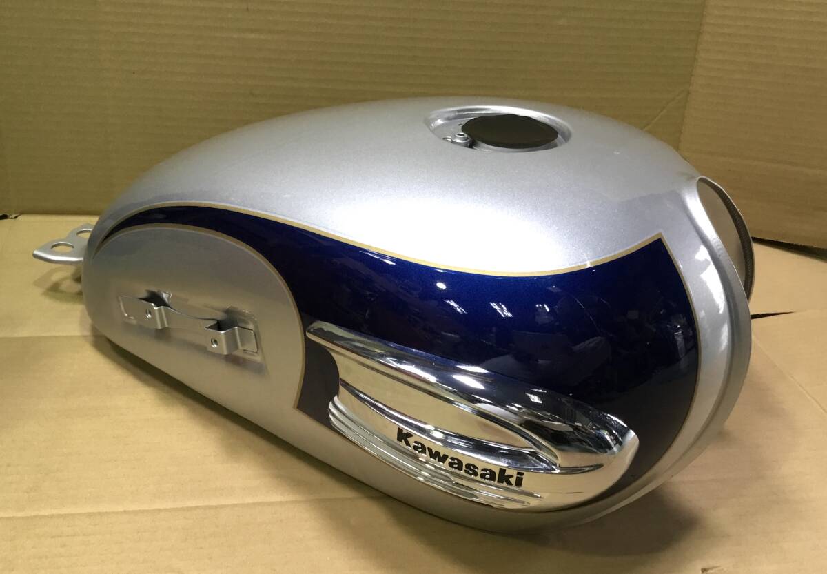 ＜未使用品＞長期保管品・希少・カワサキ W650/W400・ガソリンタンクの画像2