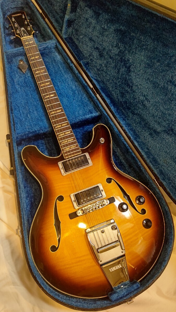 再出品 YAMAHA SA-50 ヤマハ セミアコ タイプ 虎杢 サンバースト 純正ハードケース付 エレキギター の画像1