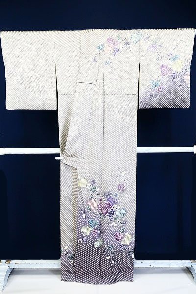 【送料無料】訪問着 絞り 葡萄 蔦 葉 グレー 灰色 パールトーン加工済 身丈161cm 裄丈65cm お洒落 正絹 仕立て上がり フォーマル m-5857の画像4