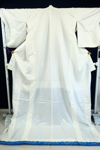 【着物フィ】引きづり 引き振袖 舞台衣装 踊り 白色 身丈2m07cm 化繊 舞踊 袷 仕立て上がり 15884の画像1