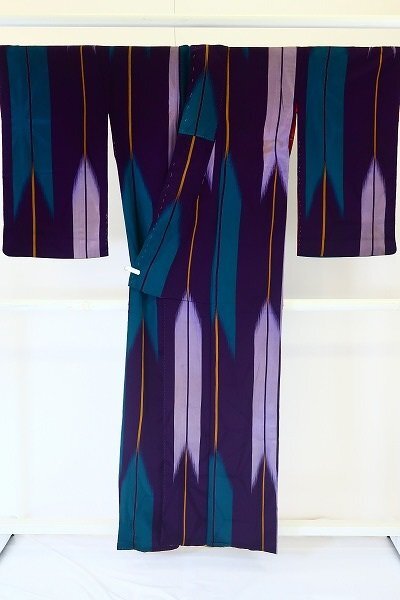【着物フィ】アンティーク お召 小紋 身丈158cm 矢絣 紫 大正ロマン レトロ 正絹 仕立て上がり kimono 袷 15928の画像5