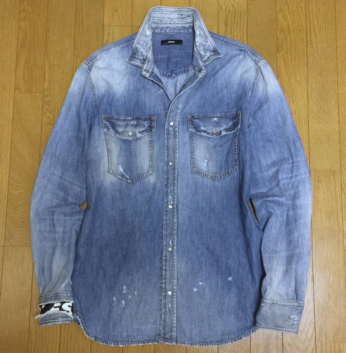 定価38,390円 DIESEL ディーゼル D-ROOKE CAMICIA 圧倒的存在感 ヴィンテージ加工 長袖 インディゴ デニムシャツ ウエスタン メンズ XLの画像2