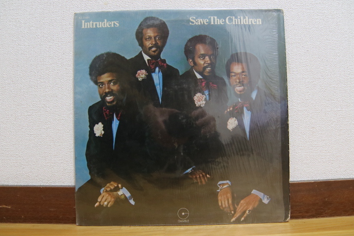 THE INTRUDERS / Save The Children (GAMBLE KZ 31991)の画像1