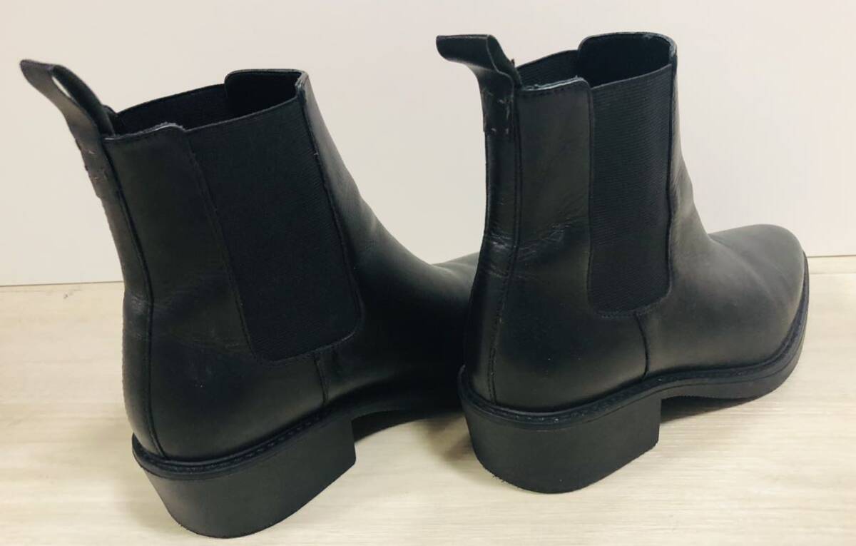  side-gore boots 26.0. heel height 4.5. almost unused 