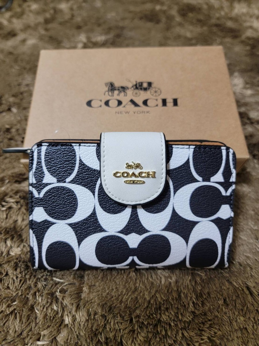 【1スタ】C-401 新品未使用 COACH ミディアム コーナー ジップ ウォレット・シグネチャー キャンバス_画像1