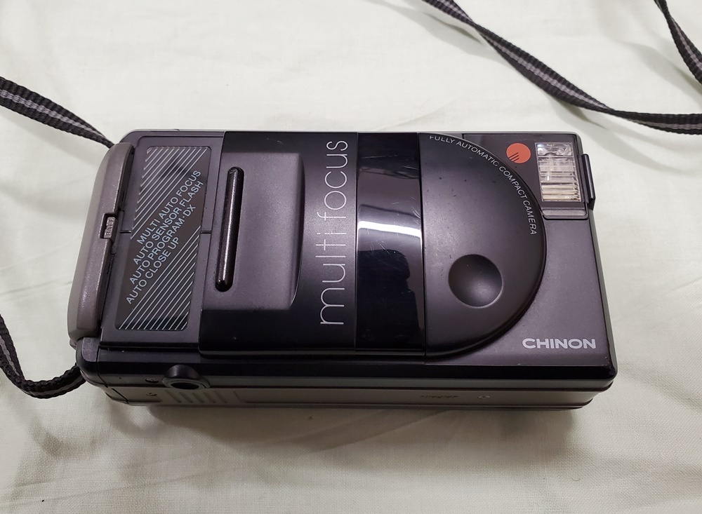 A015　中古保管品！CHINON　コンパクトフィルムカメラ　AUTO3001　1:2.8　t=35mm　簡易動作OK　現状渡し　送料無料！　A000_画像2