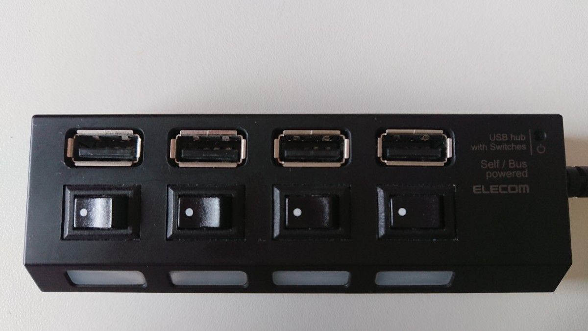 [美品] ELECOM USB2.0 ・ハブ 4ポート・ ACアダプタ付き・セルフ バス両対応・個別スイッチ付き 