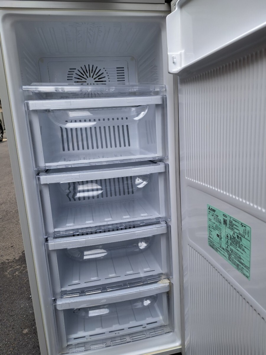 1円〜 三菱電機 ノンフロン冷凍庫 MF-U12Y-S 121L 前開き 4段 ストッカー フリーザー 業務用 厨房機器 冷蔵庫の画像3