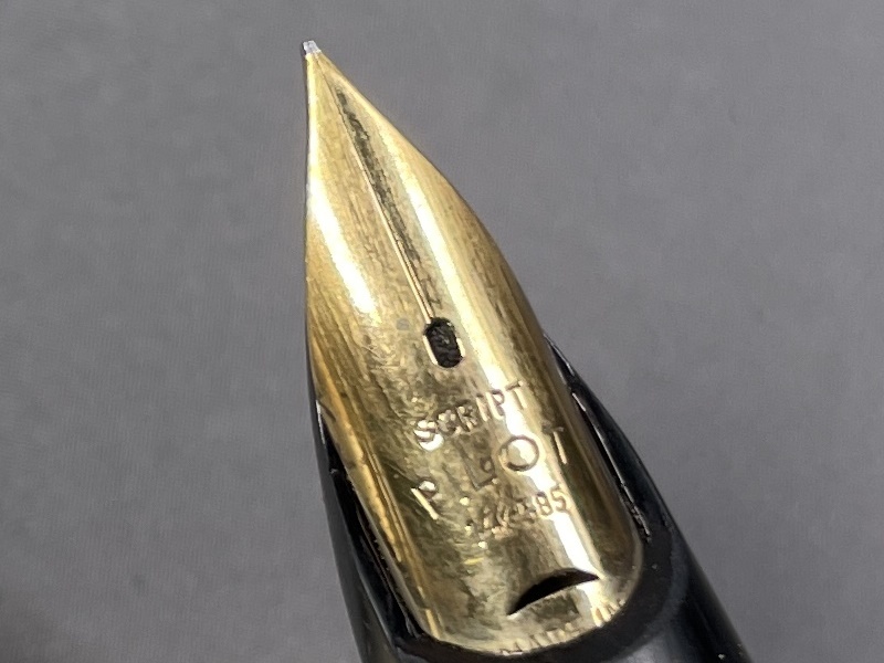 PILOT パイロット 万年筆 E-300 エリート ペン先 14K／モンブラン 221 万年筆 14K／PARKER USA／まとめて5本　全て氏名刻印あり_画像3