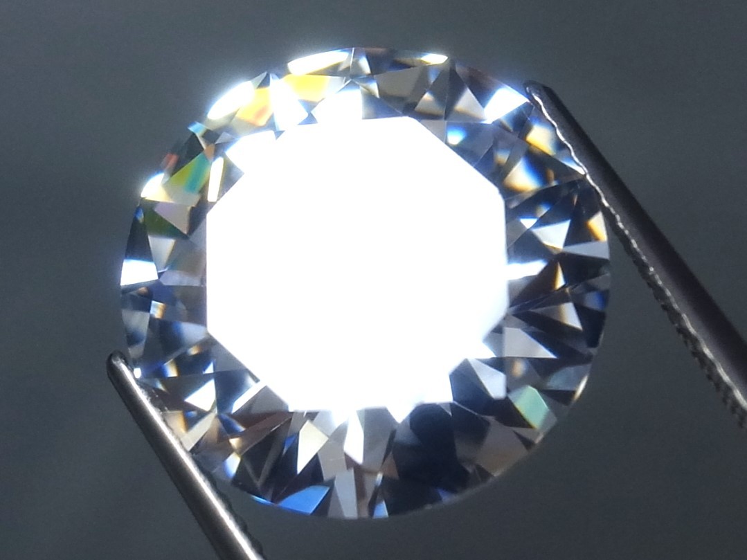 21.29ct 15mm 究極のExcellentcut 特大キュービックジルコニア 理想的なラウンドブリリアンカット 人の手が一切触れていない完全未使用新品_画像6