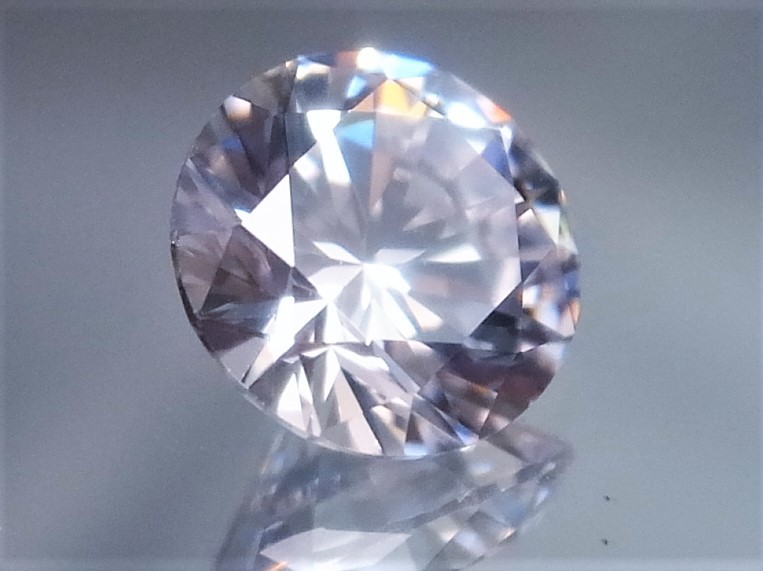 3.43ct 8mm 究極のExcellent cut 大粒キュービックジルコニア 理想的なラウンドブリリアンカット 人の手が一切触れていない完全未使用品_画像3