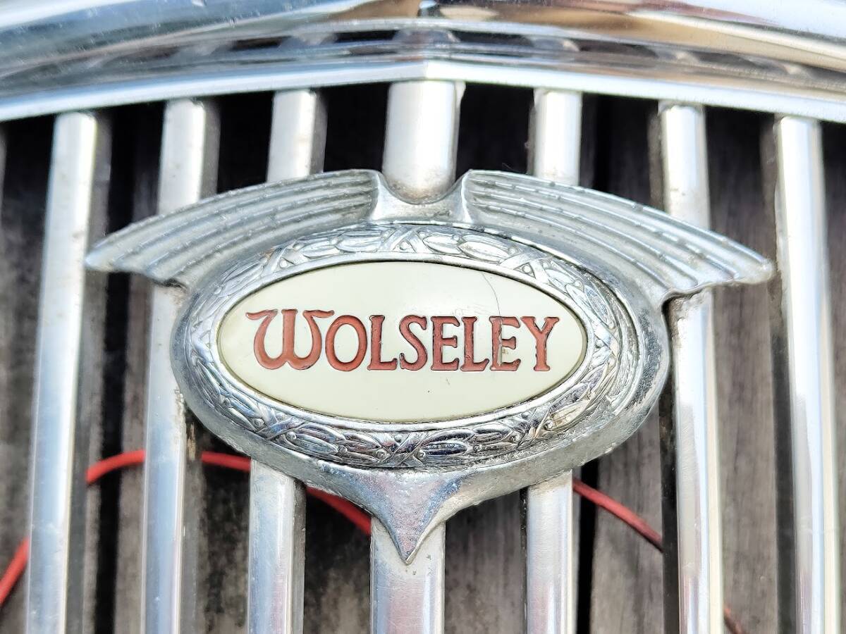  Wolseley Hornet front grille lamp with a paper shade light attaching Wolseley Hornet BMC