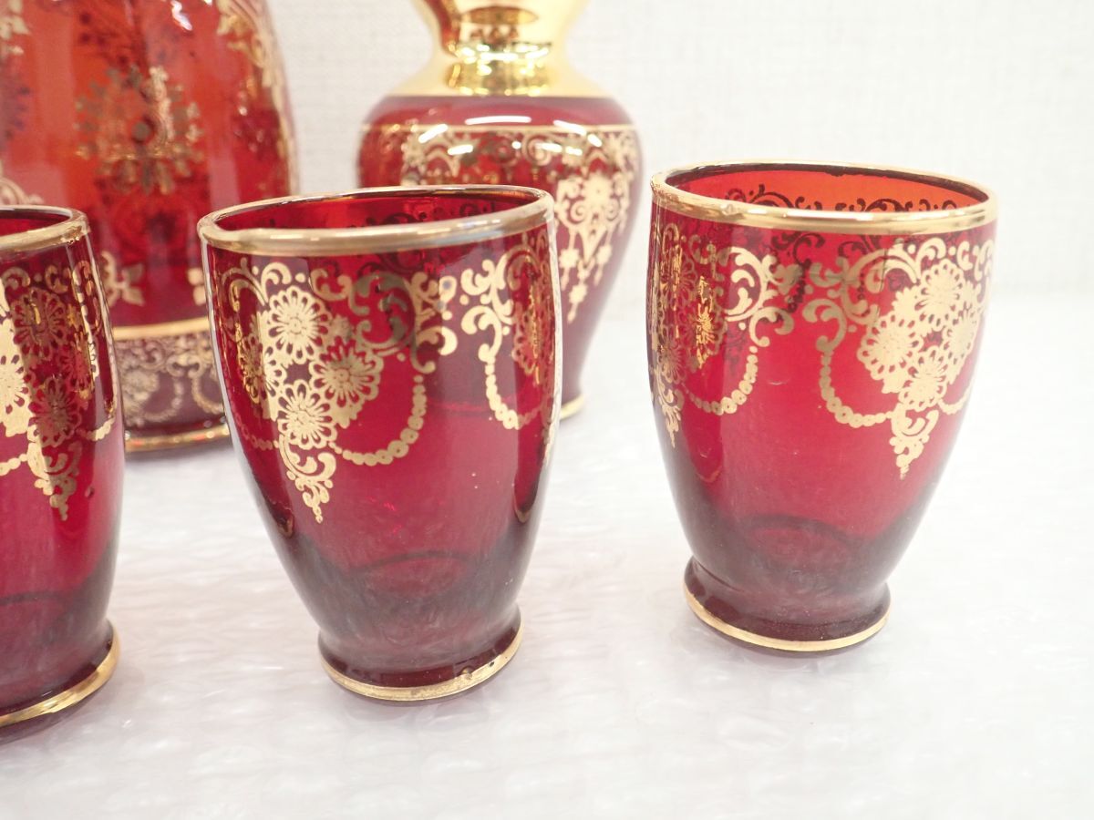 D135-80 ベネチアングラス ワイングラス ビアグラス 金彩 酒器 レッド・赤 工芸品 ガラス工芸 中古の画像4