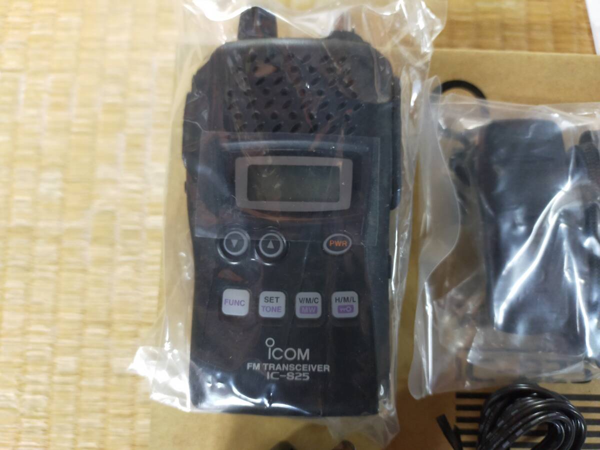 I COM IC-S25 HM-186L 箱付き アマチュア無線 FM TRANSCEIVER トランシーバー スピーカーマイクロフォン アイコム 無線機 たぶん未使用品の画像5