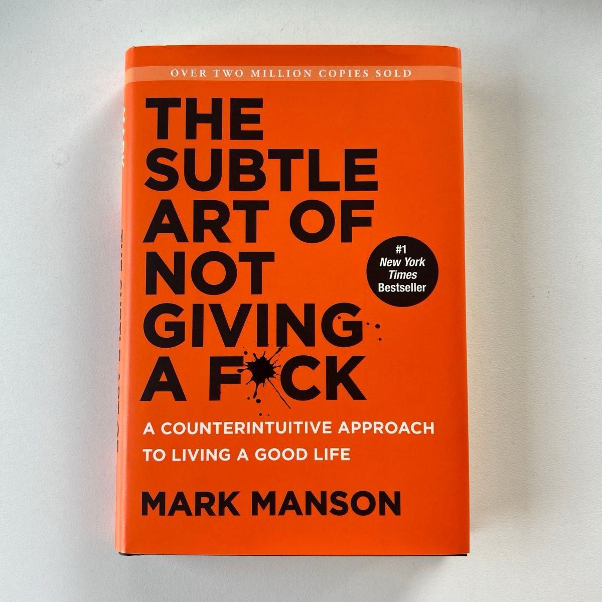 洋書 英文 THE SUBTLE ART OF NOT GIVING A F*CK ハードカバー マーク・マンソン 