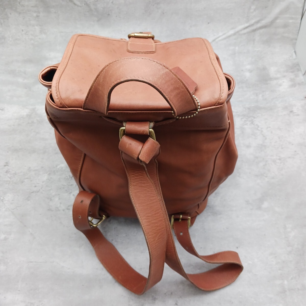 美品 OLD COACH オールドコーチ リュック バックパック グラブタンレザー ゴールド金具 巾着 306 USA製 ヴィンテージ ビンテージ 大容量_画像4