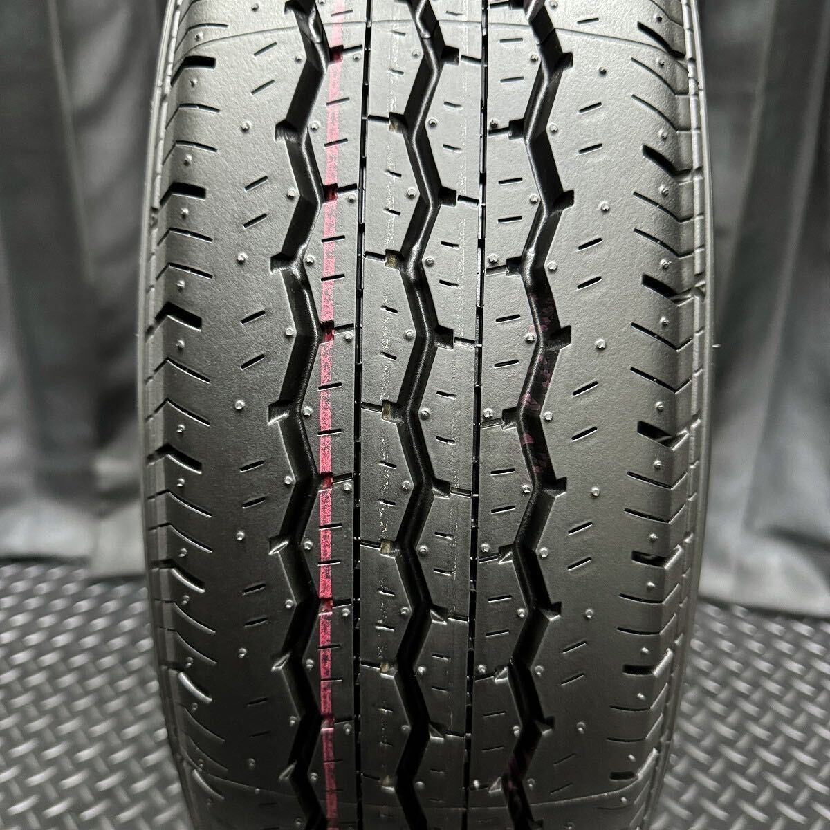 24年製新車外し★195/80R15 107/105S LT ブリヂストン ECOPIA RD613 4本 №B240423-B4 200系ハイエース レジアス NV350キャラバン等/セットの画像3