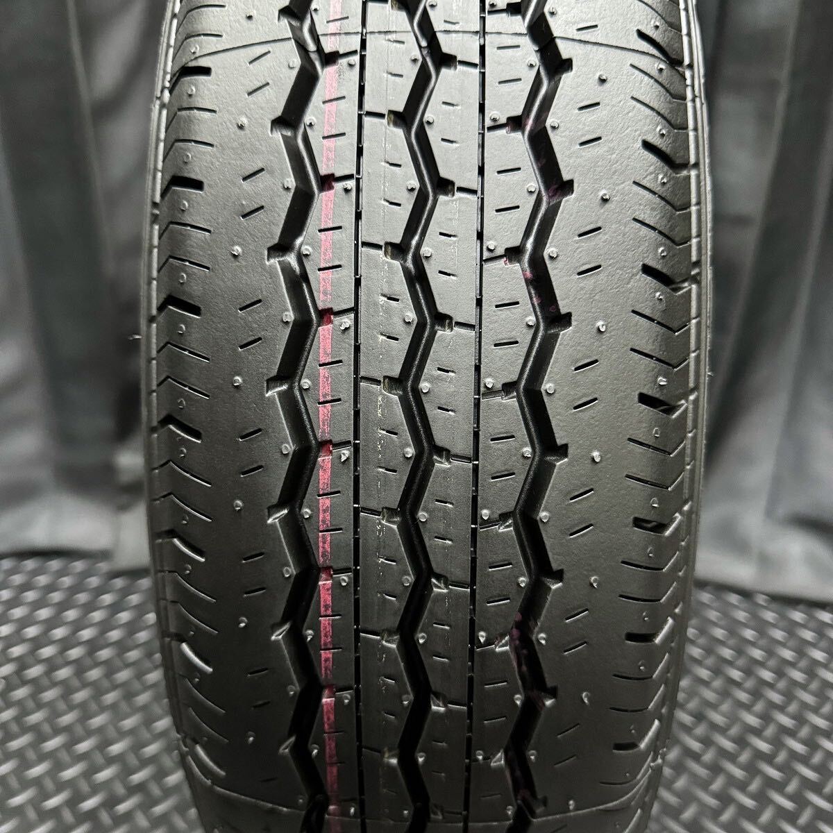 24年製新車外し★195/80R15 107/105S LT ブリヂストン ECOPIA RD613 4本 №B240423-B4 200系ハイエース レジアス NV350キャラバン等/セットの画像4