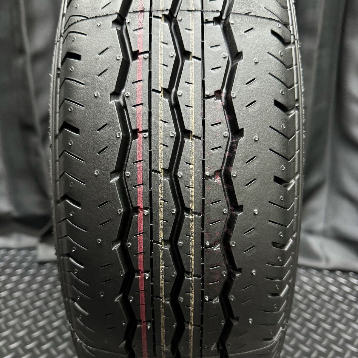 24年製新車外し★195/80R15 107/105S LT ブリヂストン ECOPIA RD613 4本 №B240430-B1 200系ハイエース レジアス NV350キャラバン等/セット_画像3