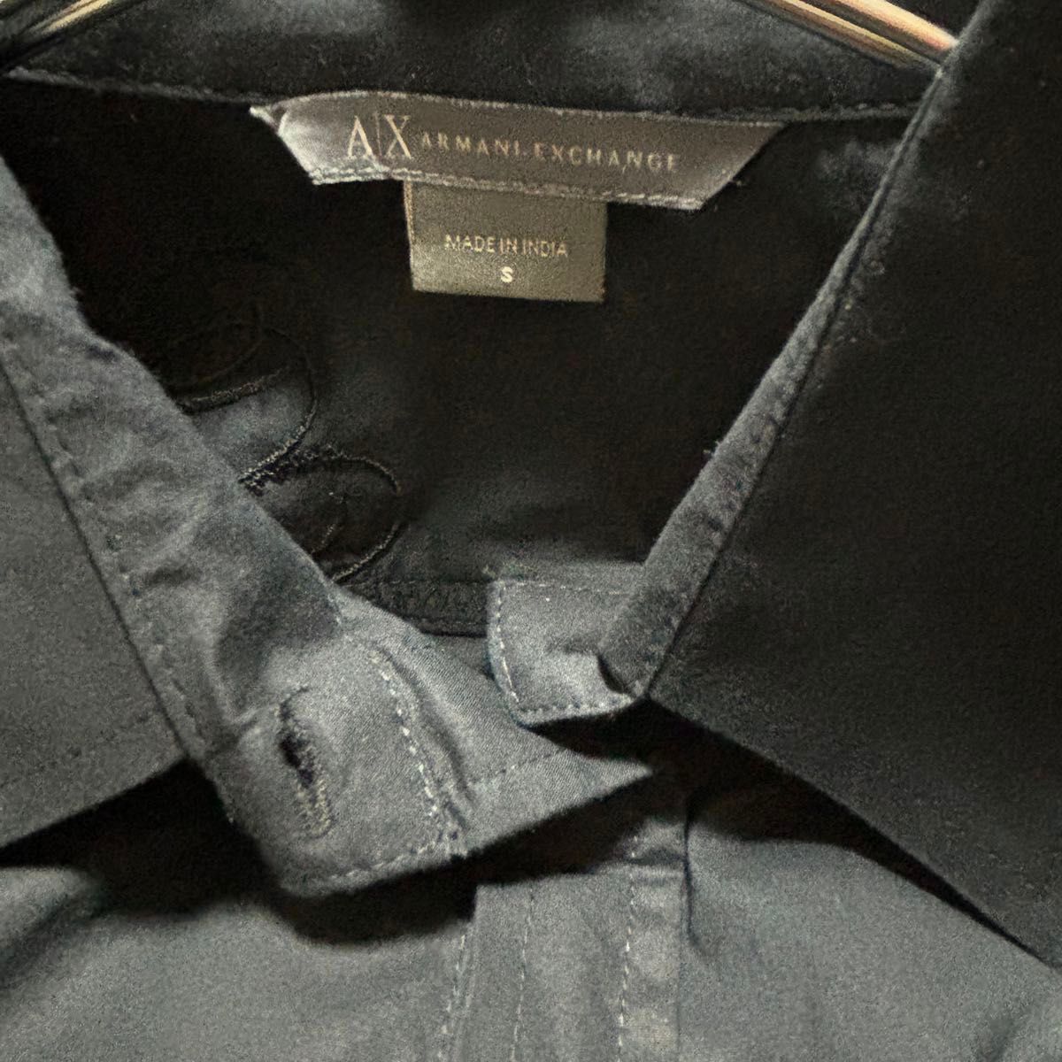 ARMANI アルマーニエクスチェンジ　比翼ボタン　ブラック　シャツ　刺繍　サイズS ブラック シャツ 長袖シャツ