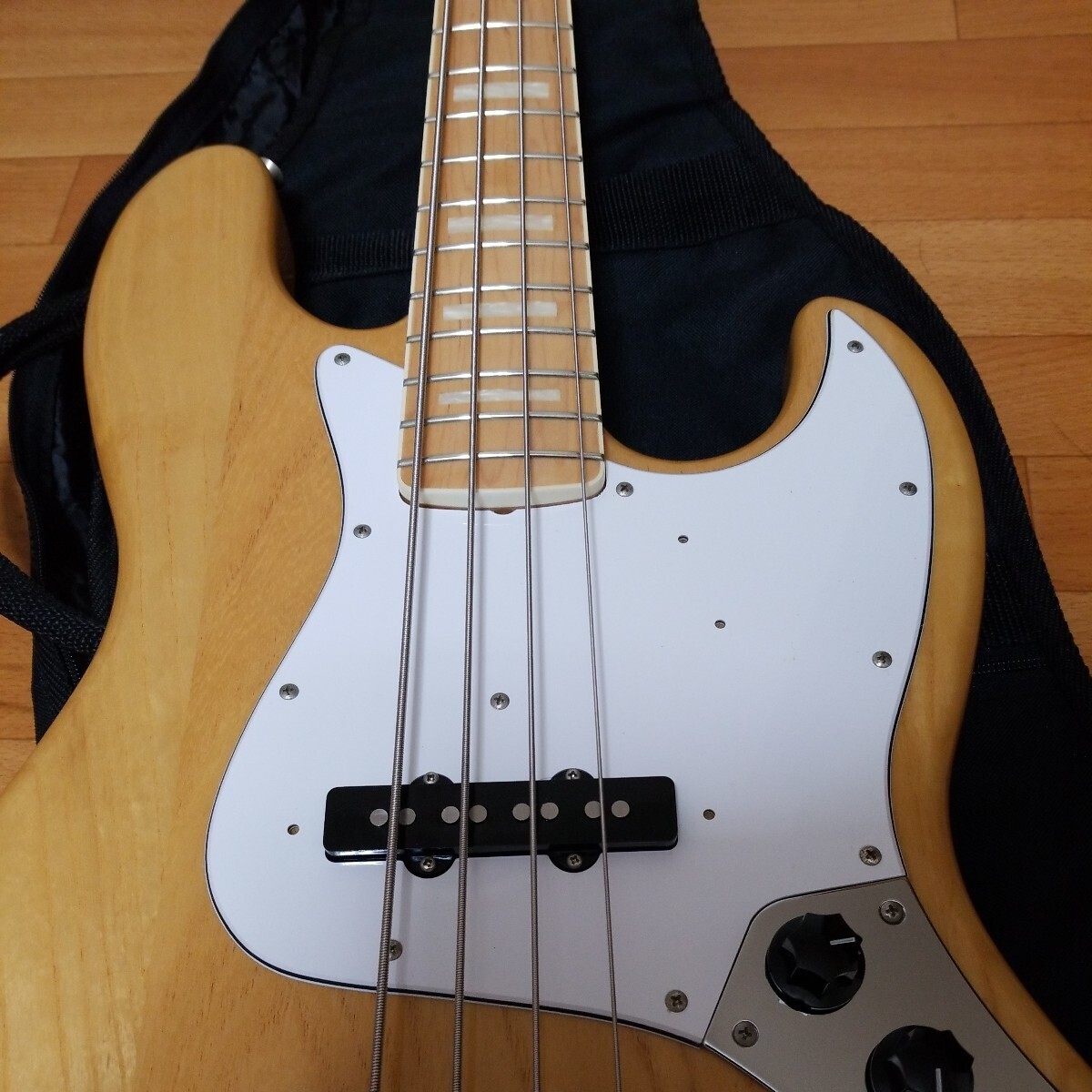 美品 Fender Japan JB75-90US NAT フェンダージャパン 2006年製 １円～売り切り 即決ありの画像3