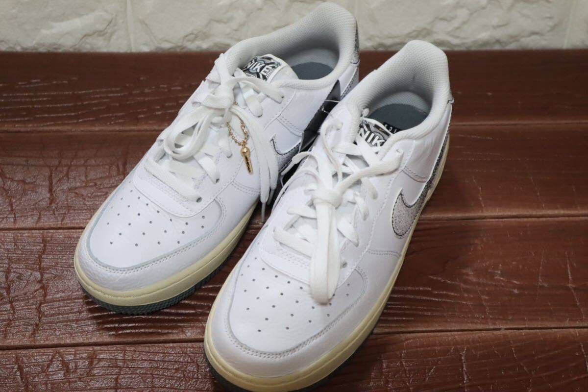 新品 25㎝ NIKE ナイキ エア フォース 1 LV8 3 ジュニアシューズ 新品 25㎝ NIKE ナイキ エア フォース 1 LV8 3 ジュニアシューズ