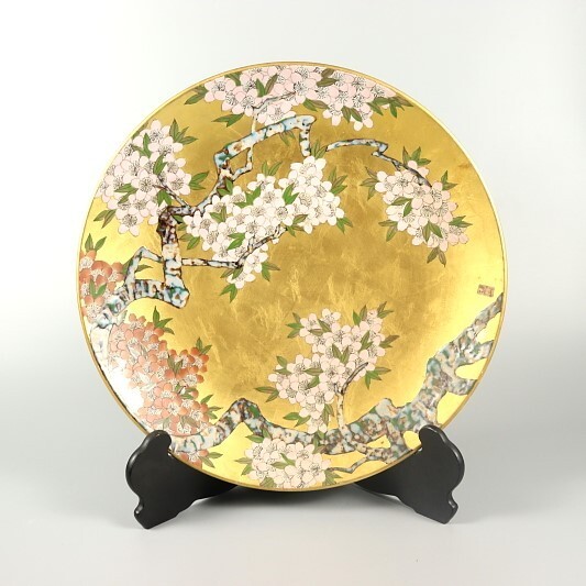 5370■小野琥山 有田焼 琥山窯 桜絵金箔押 飾皿 金襴手 大皿 共箱 栞_画像1