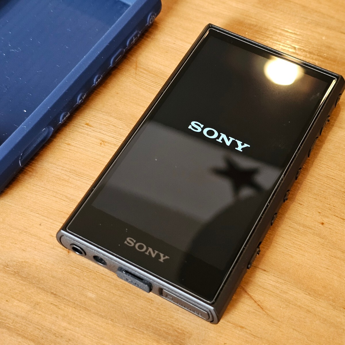 Sony Walkman NW-A306 32GB ブラック 純正ケース、ガラスフィルム付き 超美品_画像4