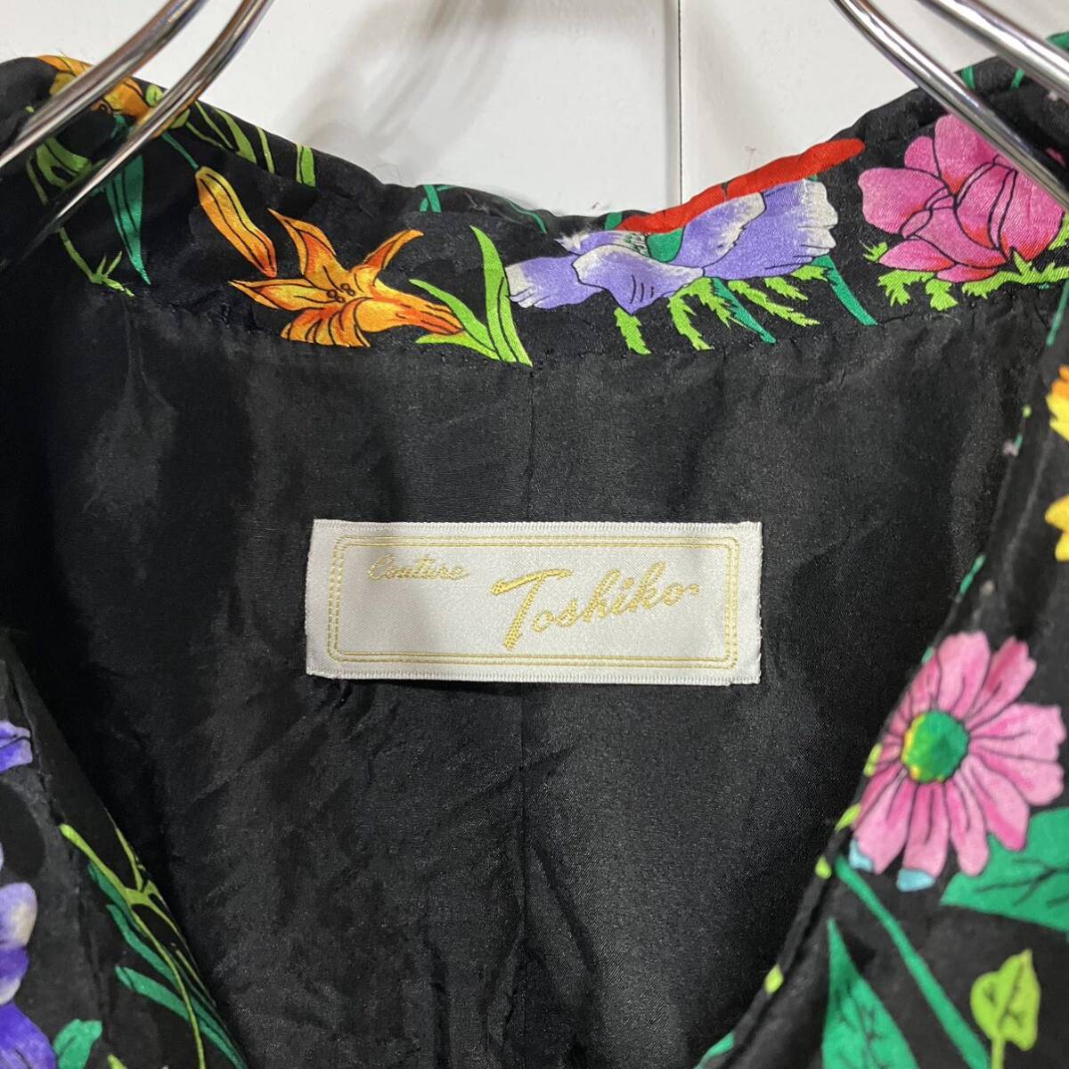 古着 大きいサイズ ヴィンテージ 花柄 デザイン レトロ ボタン 肩パッド ジャケット アシンメトリー ロングスカート セット アップの画像6